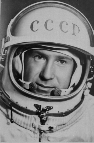 Illustration for article titled 50 Years Ago, The First Spacewalk Nearly Ended In Tragedy